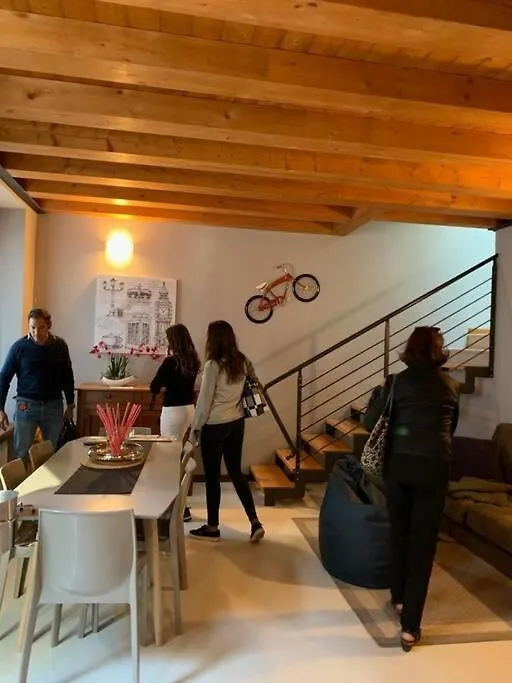 ***Penthouse 4 Min To Arena Inside Fortress Wall ! Verona 0*,  Italy