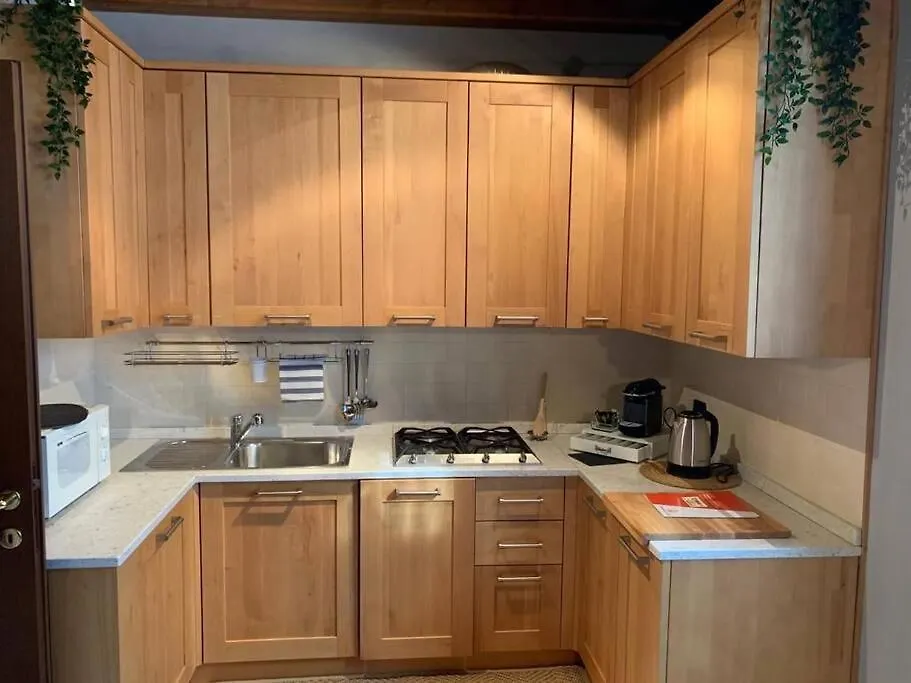 ***Penthouse 4 Min To Arena Inside Fortress Wall ! Verona Apartment